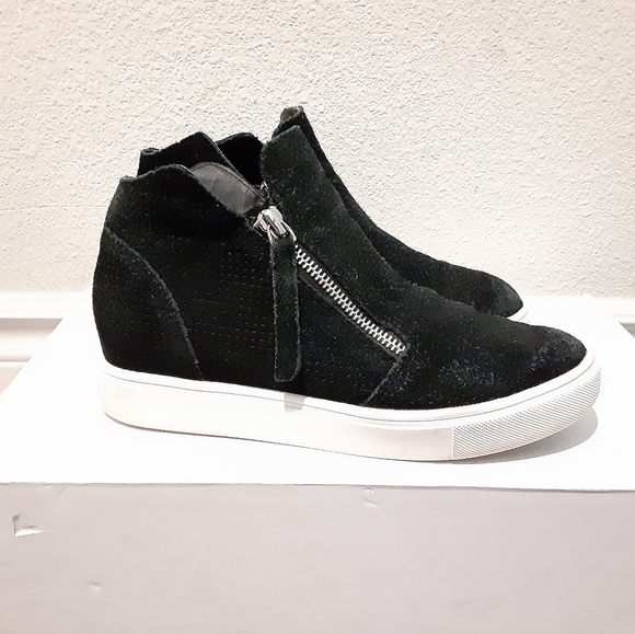 Steve Madden - Picture 1 of 7